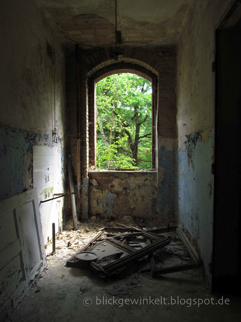 Verlassene Gebäude im Männersanatorium Beelitz-Heilstätten