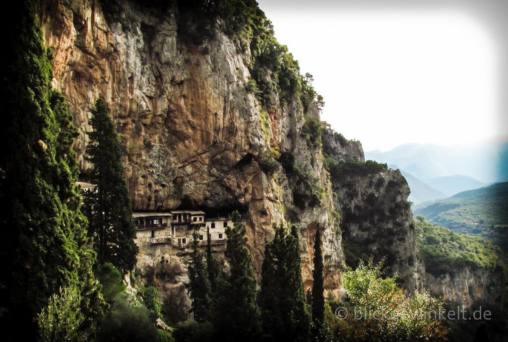 Prodromou-Kloster, Peloponnes, Kloster in Felsen am Berg eingehauen