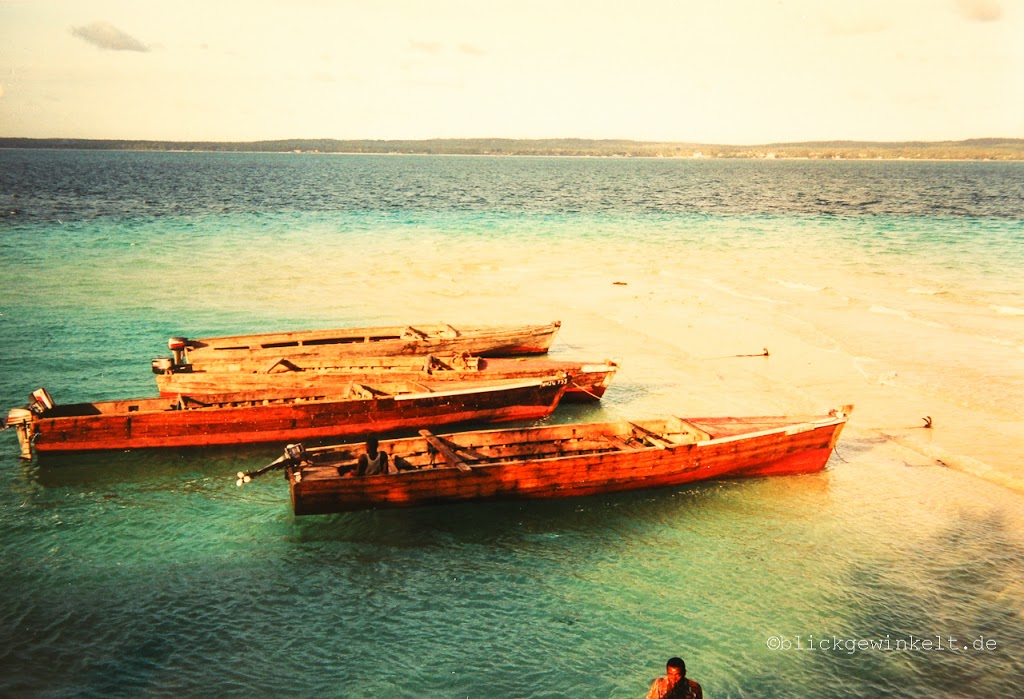 Traditionelle Boote, die Dhaus, auf Sansibar