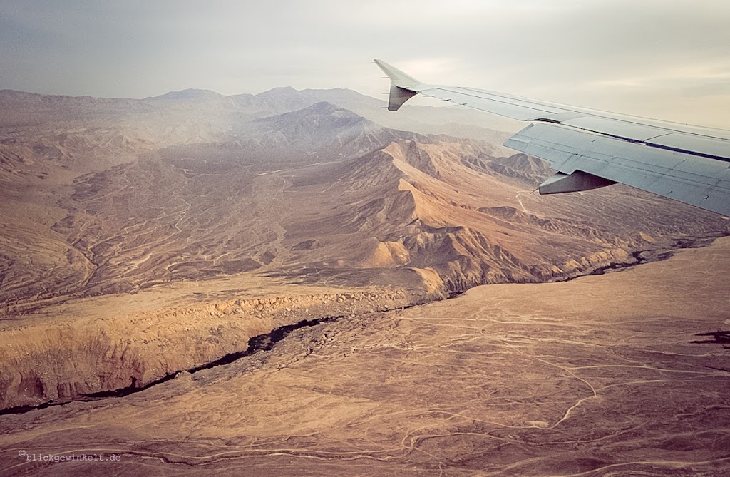 Anflug über der Atacama-Wüste