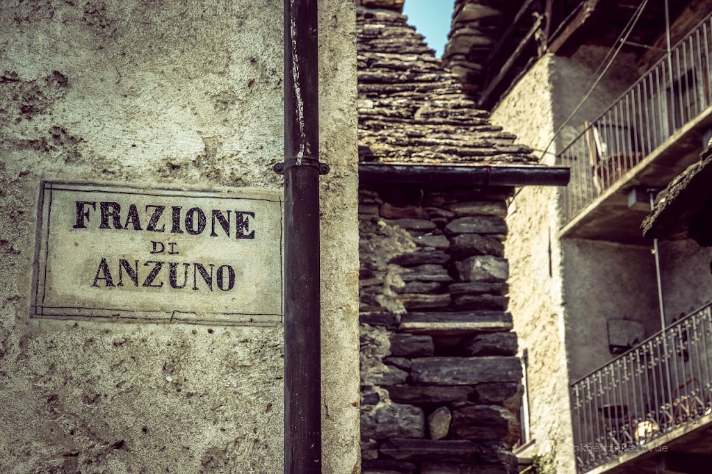 Alte Hauswände im Piemont in Norditalien