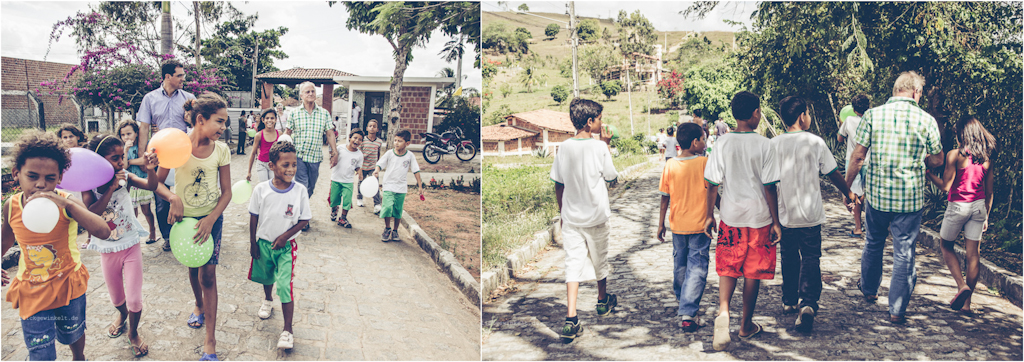 Kinder im Kinderdorf Guarabira in Prasilien mit dem Pater
