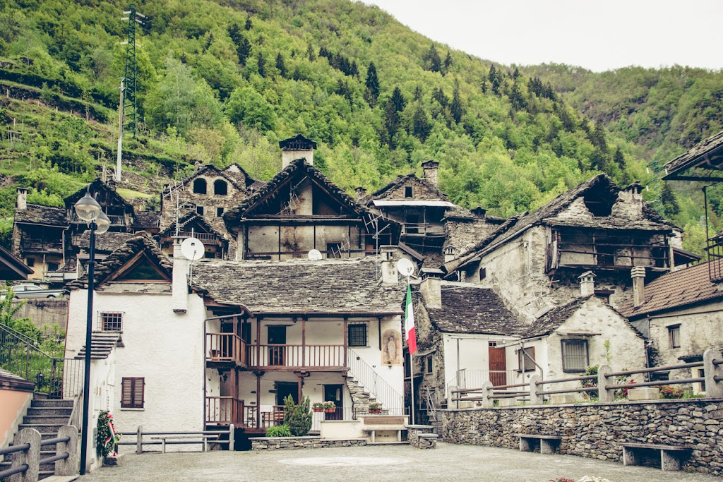 Viganella, altes Steindorf im Piemonte, Italien