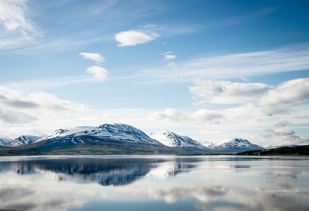 Akureyri liegt am hübschen Fjord Eyjafjörður