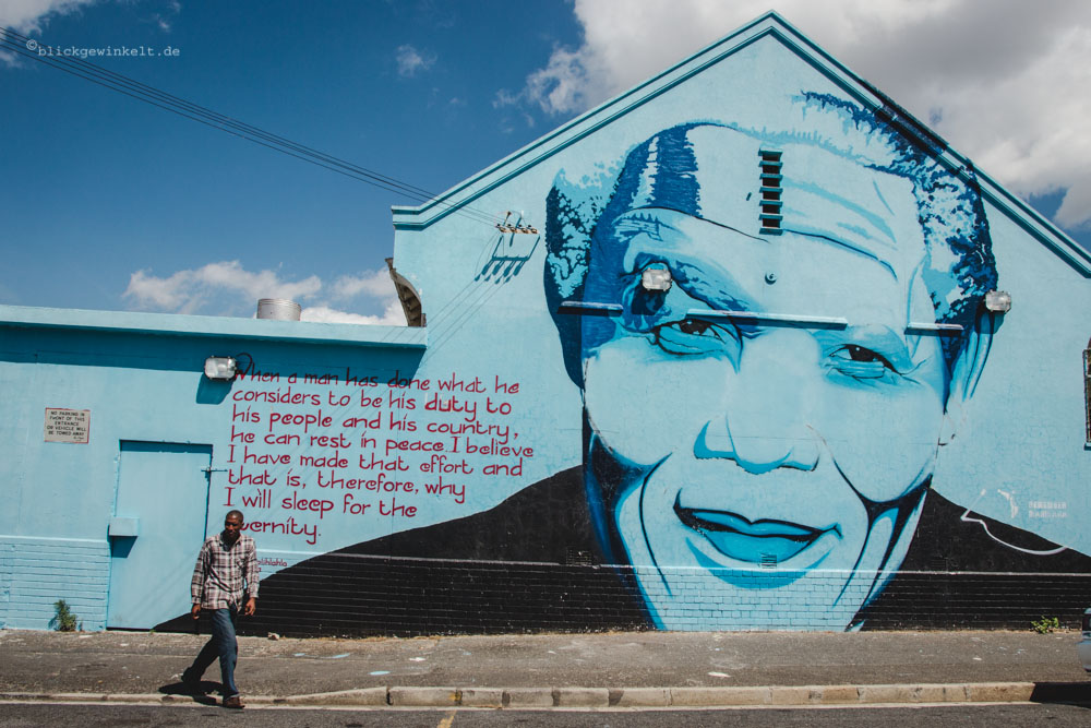 Mandela-Gesicht an Hauswand