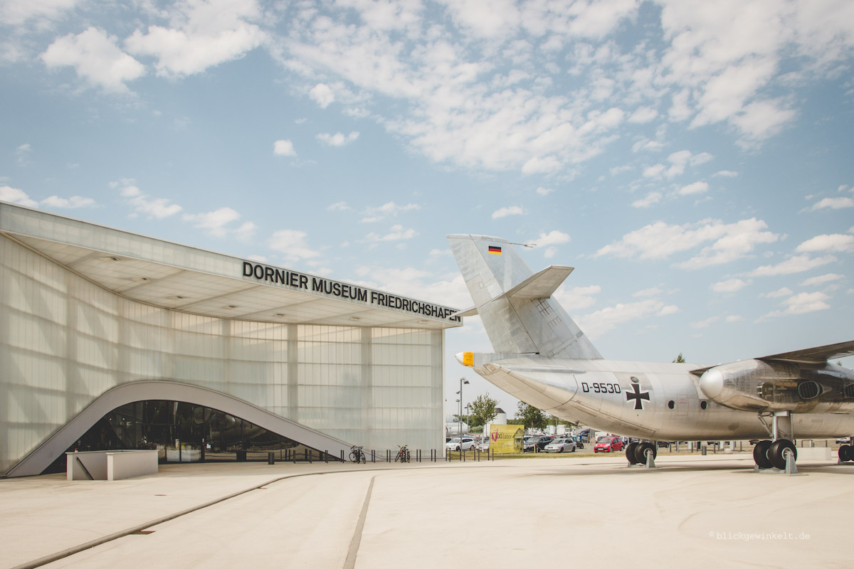 Dornier Museum Außenansicht wie ein Flugzeug-Hangar