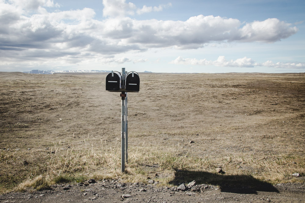 Briefkasten in Island und nix dahinter