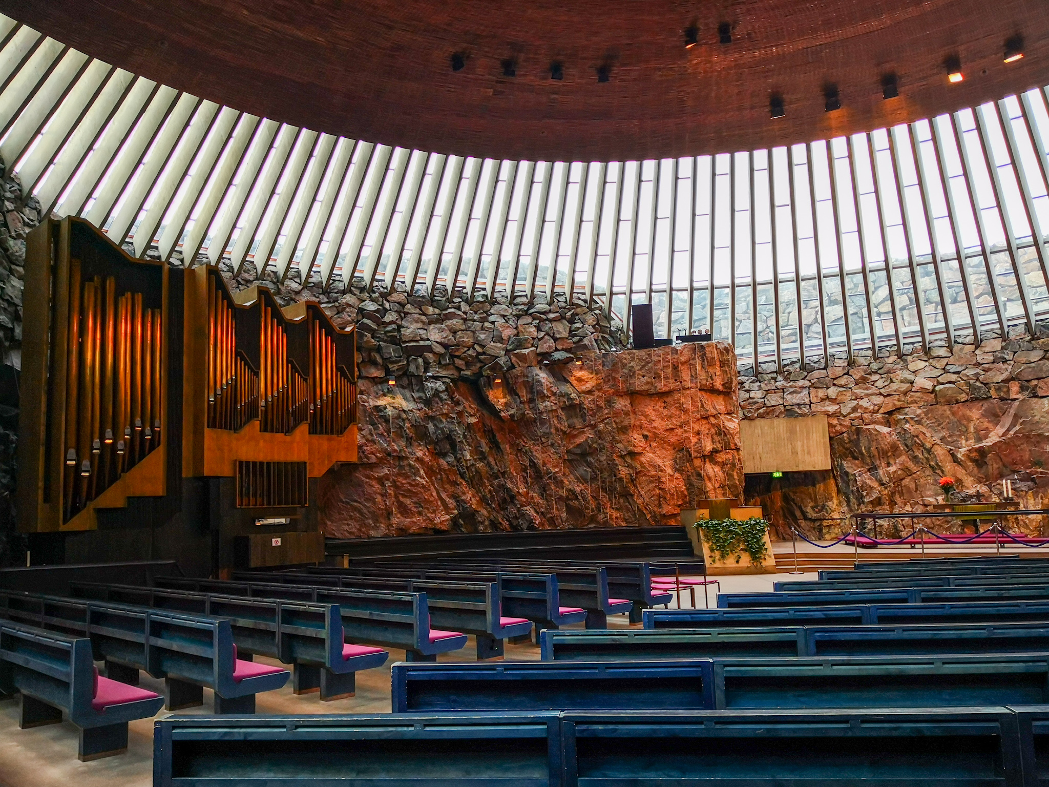 Kirche aus Stein - die Felsenkirche in Helsinki