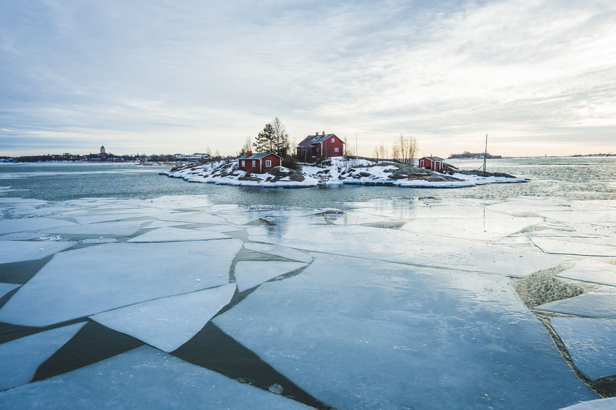 Eisschollen in Helsinki im Winter
